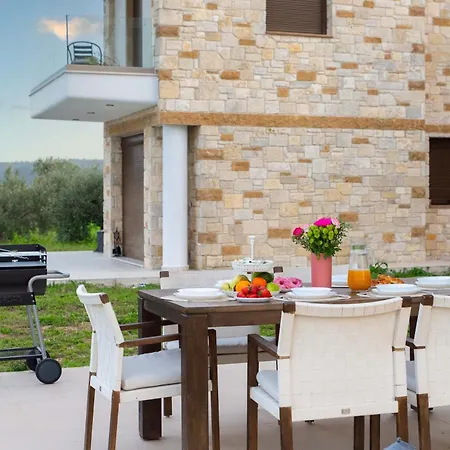 With Panoramic Sea View 別荘