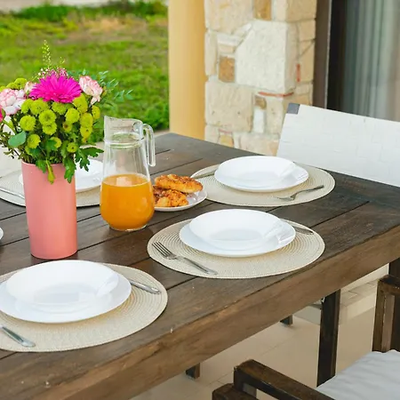 With Panoramic Sea View 別荘